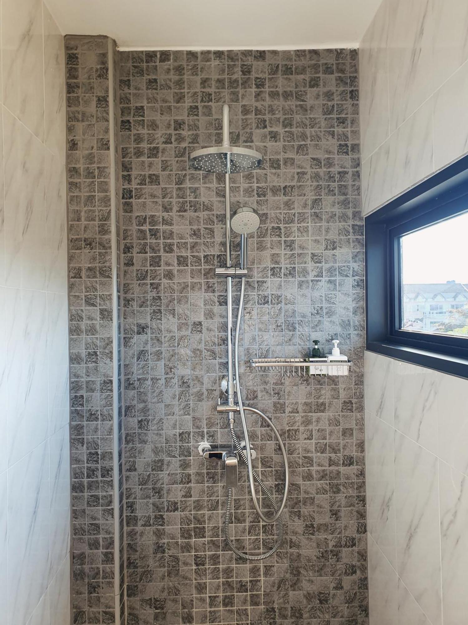 The Sila Suites - Intrawarorot Chiang Mai Dış mekan fotoğraf