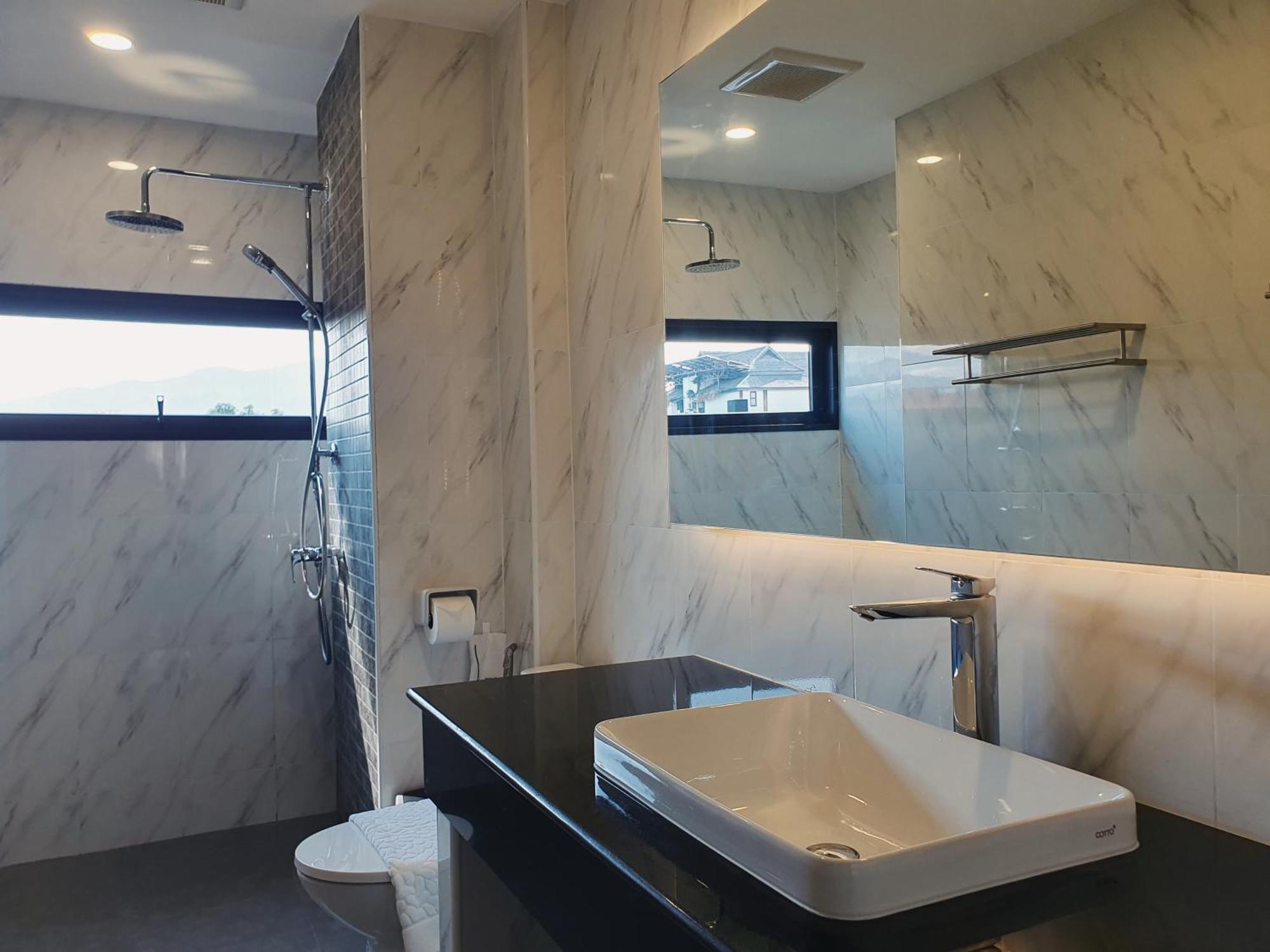 The Sila Suites - Intrawarorot Chiang Mai Dış mekan fotoğraf