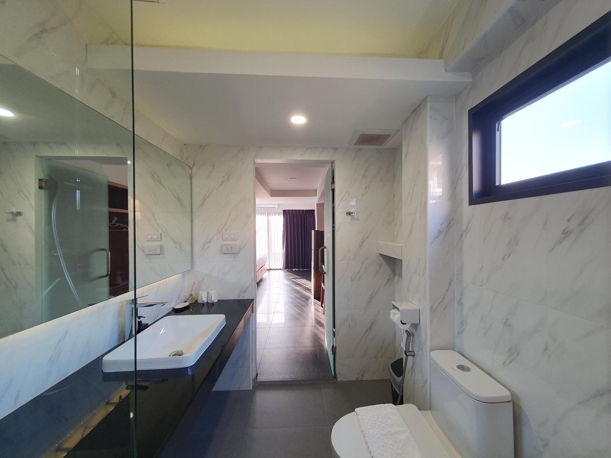 The Sila Suites - Intrawarorot Chiang Mai Dış mekan fotoğraf